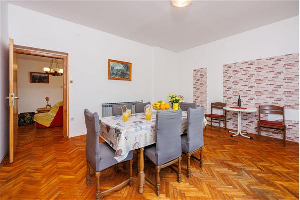 Apartment A2, for 8 persons