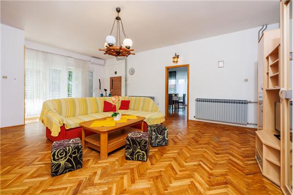 Apartment A2, for 8 persons