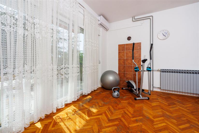 Apartment A2, for 8 persons