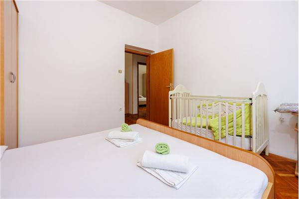 Apartment A2, for 8 persons