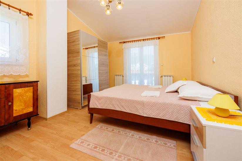 Apartment A1, for 7 persons
