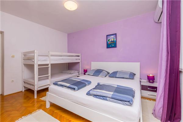 Apartment A2, for 6 persons