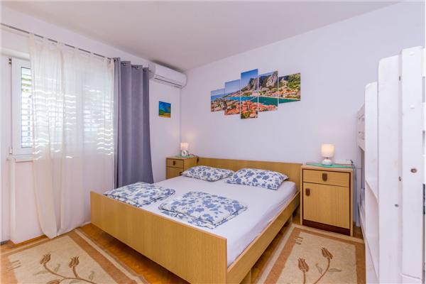 Apartment A1, for 6 persons