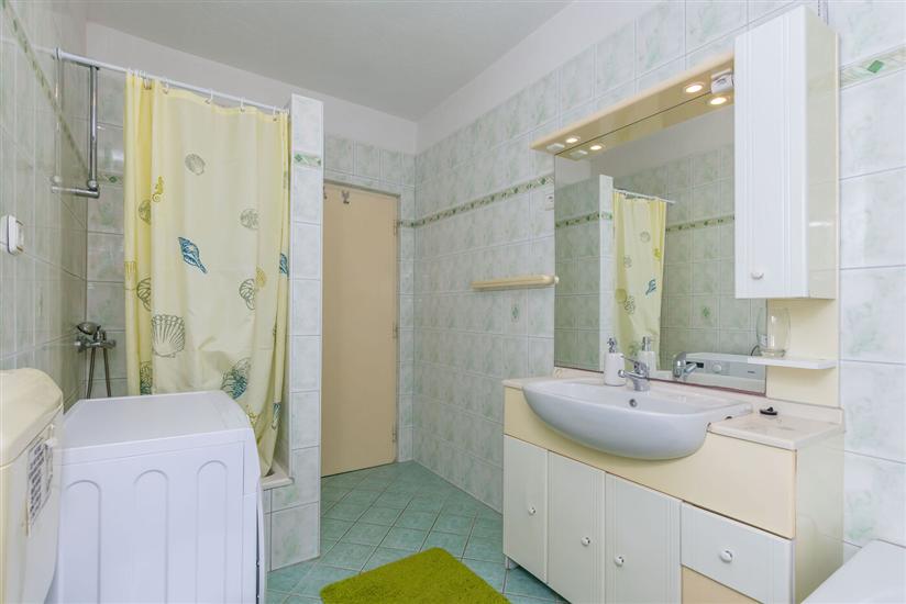 Apartment A1, for 6 persons