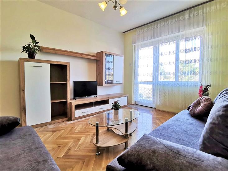 Apartment A2, for 8 persons