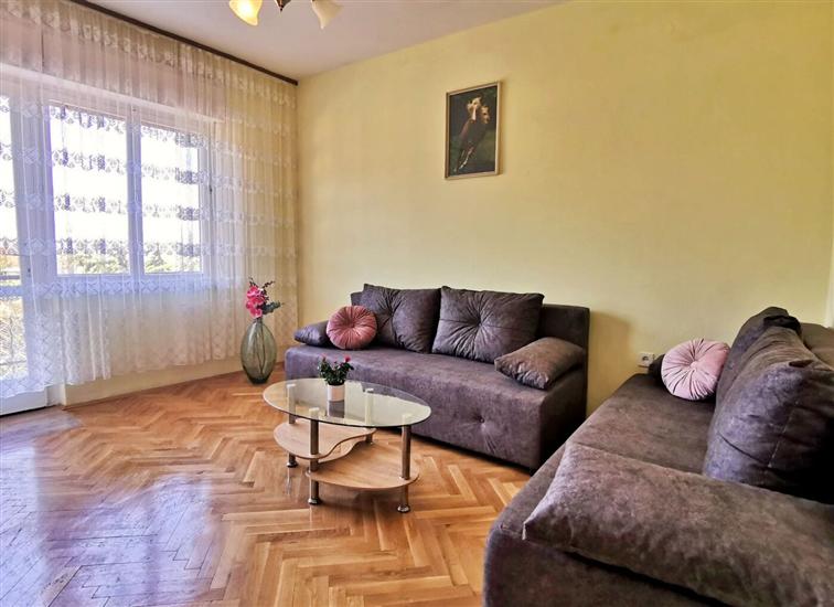 Apartment A2, for 8 persons