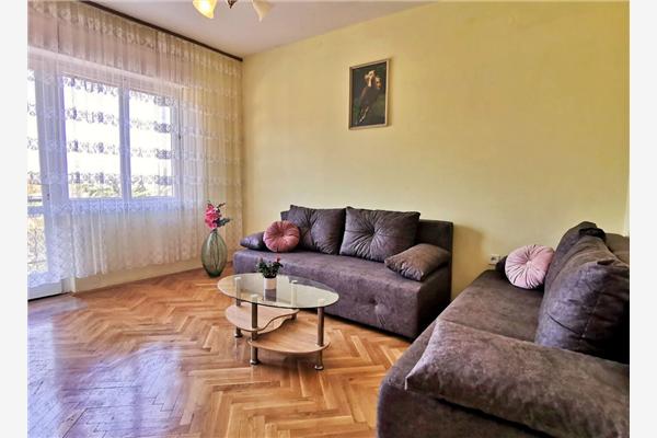 Apartment A2, for 8 persons