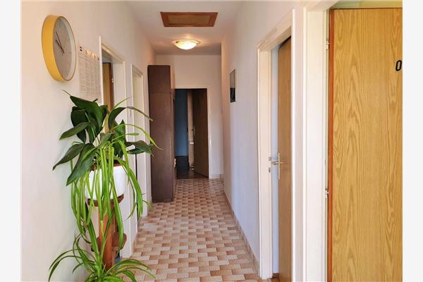 Apartment A2, for 8 persons