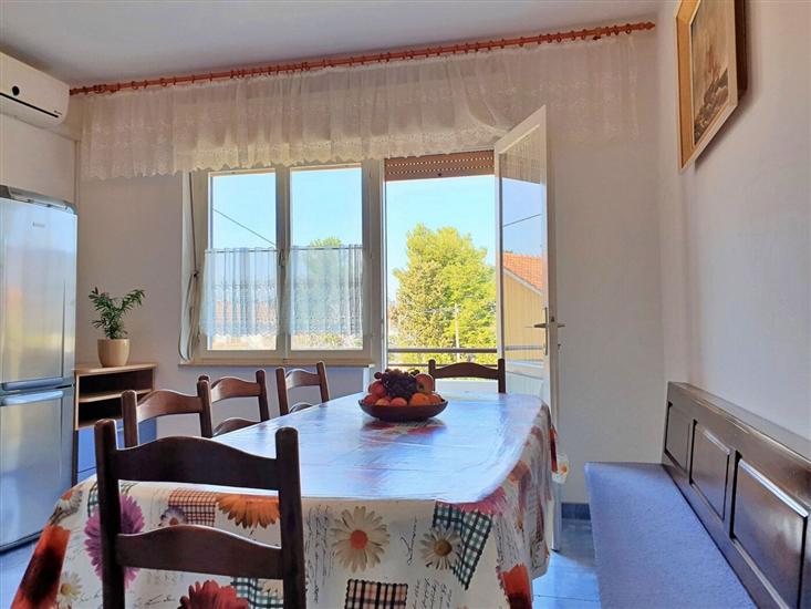 Apartment A2, for 8 persons