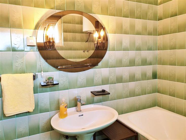 Apartment A2, for 8 persons