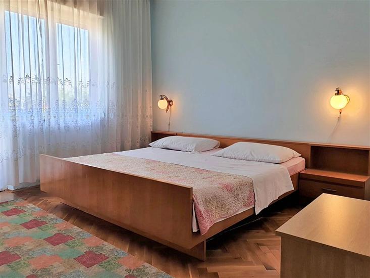 Apartment A2, for 8 persons