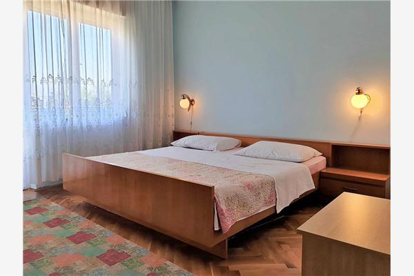 Apartment A2, for 8 persons