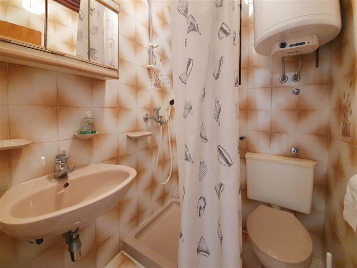 Room S3, for 3 persons