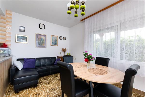 Apartment A1, for 5 persons