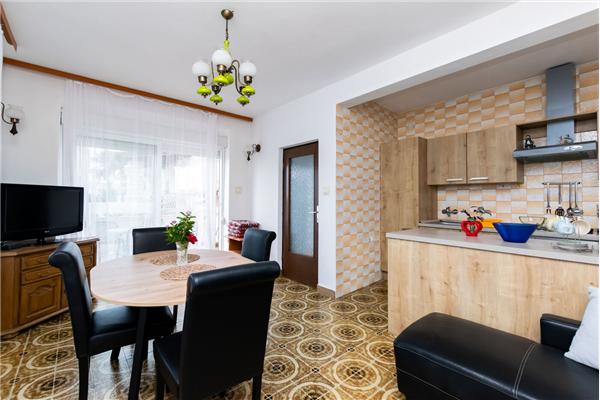 Apartment A1, for 5 persons