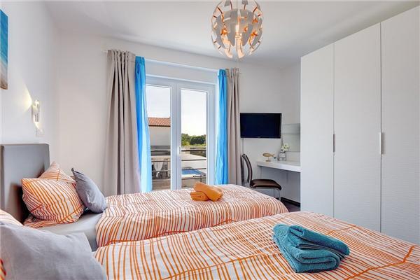 House K1, for 8 persons