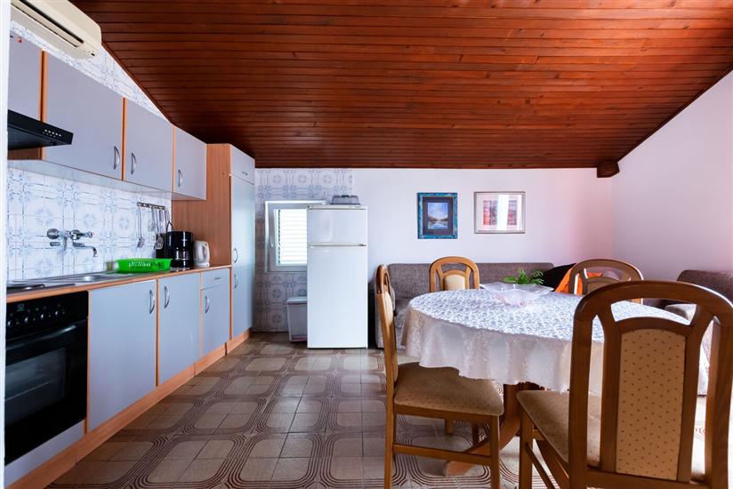 Apartment A2, for 5 persons