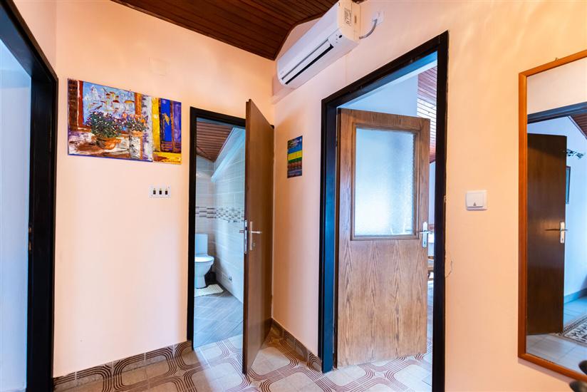 Apartment A2, for 5 persons