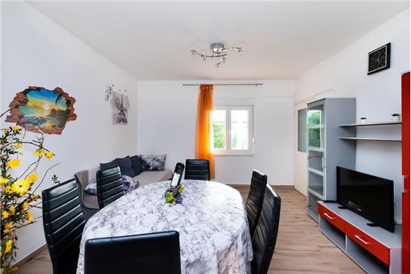 Lägenhet A1, för 8 personer