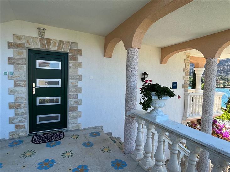 Apartment A2, for 6 persons