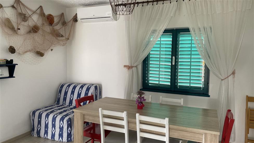 Apartment A2, for 6 persons