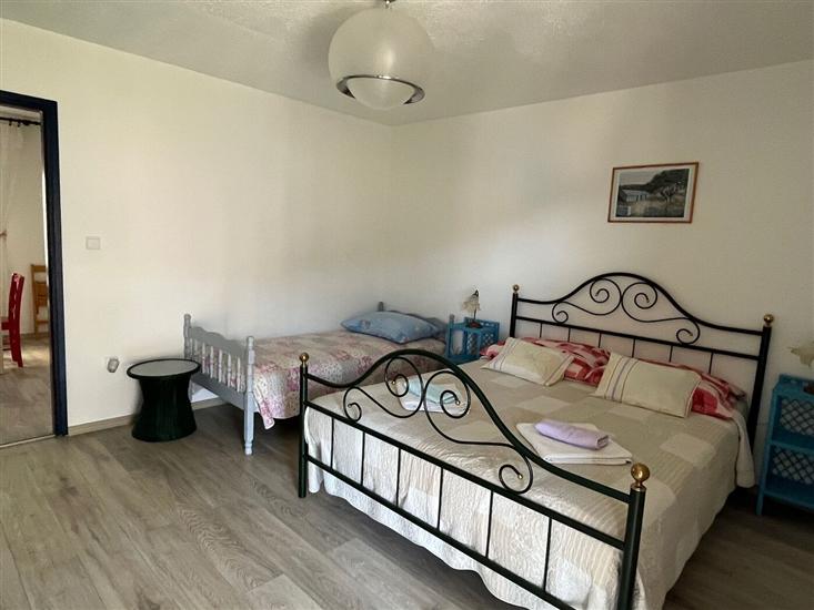 Apartment A2, for 6 persons