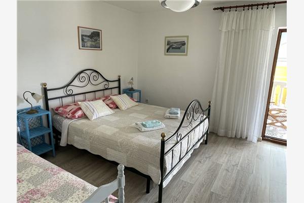 Apartment A2, for 6 persons