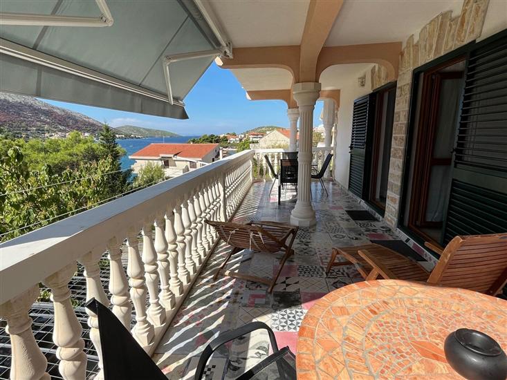 Apartment A2, for 6 persons