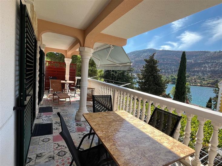 Apartment A2, for 6 persons