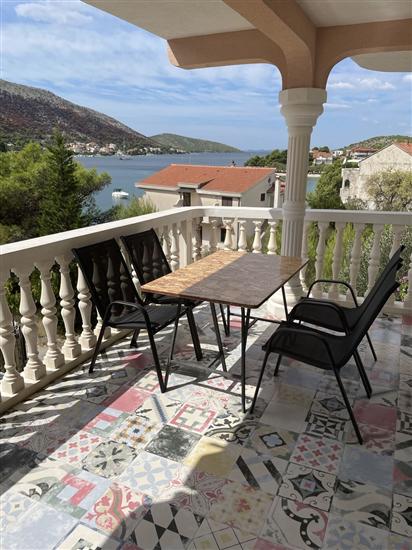 Apartment A2, for 6 persons