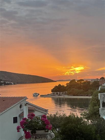 Apartment A2, for 6 persons