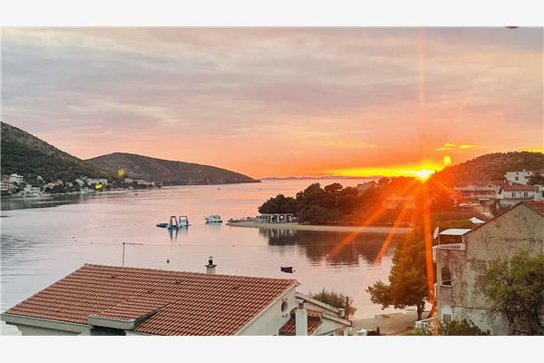 Apartment A2, for 6 persons