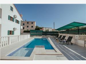 Accommodatie met zwembad Split en Trogir Riviera,ReserverenCamillaVanaf 642 €