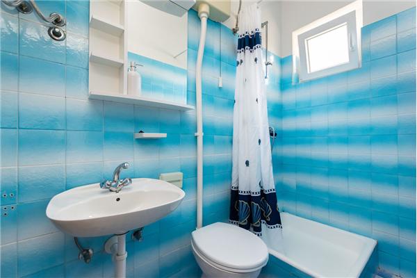 Apartment A5, for 5 persons