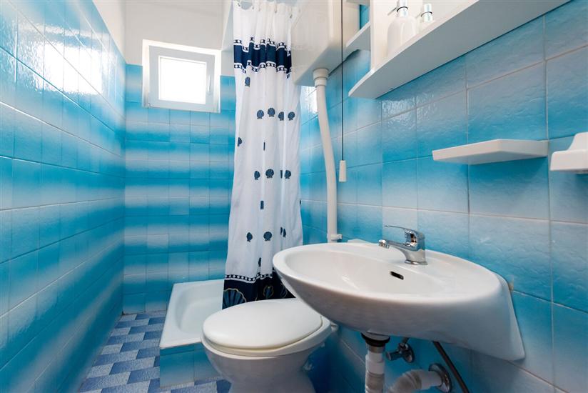 Apartment A5, for 5 persons