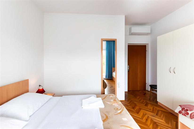 Apartment A5, for 5 persons