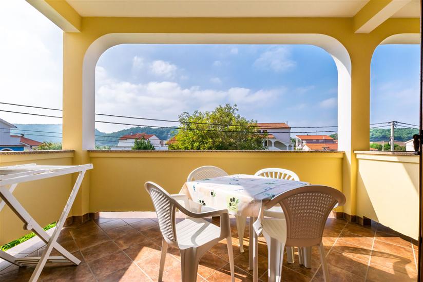 Apartment A6, for 8 persons