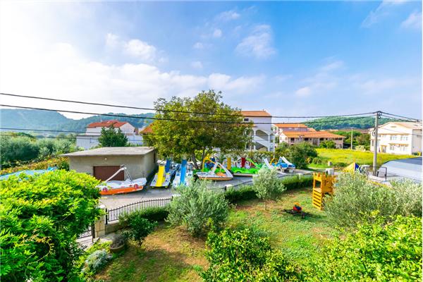 Apartment A6, for 8 persons