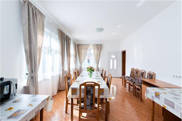 Apartment A6, for 8 persons