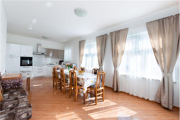 Apartment A6, for 8 persons