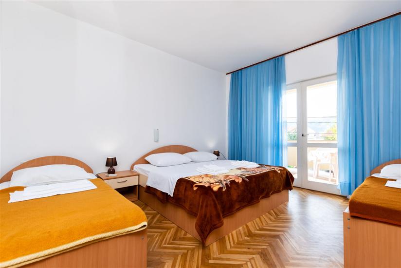 Apartment A6, for 8 persons