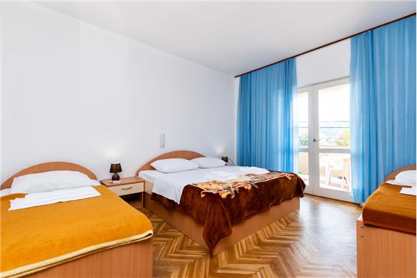 Apartment A6, for 8 persons