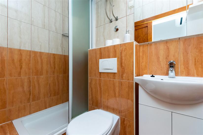 Apartment A6, for 8 persons