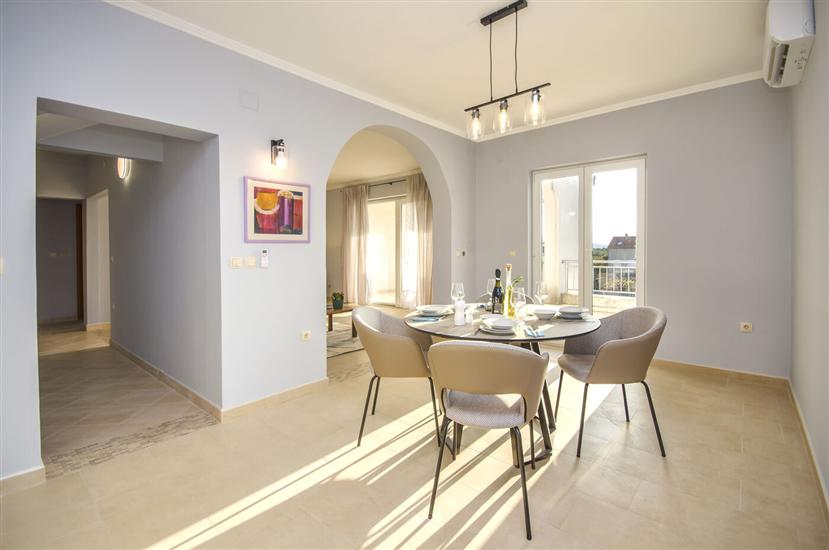 Apartment A1, for 5 persons