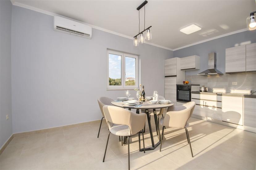 Apartment A1, for 5 persons