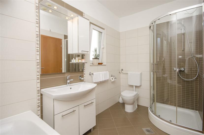 Apartment A1, for 5 persons