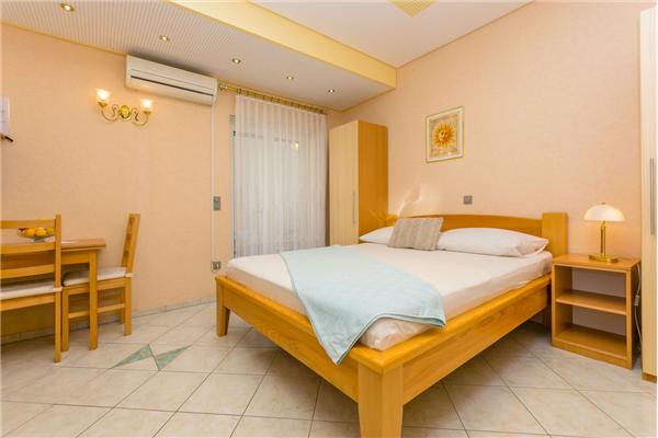 Apartment A8, for 2 persons