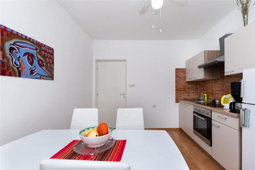 Apartments and Rooms Bianca