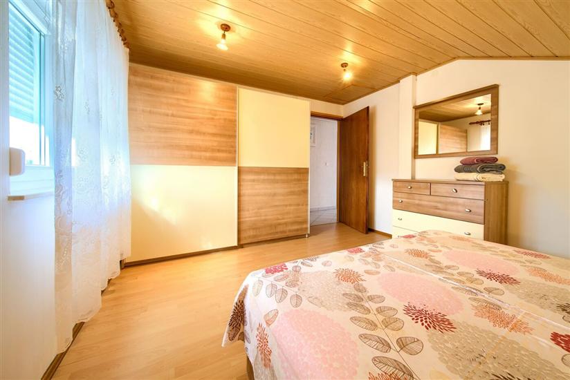 Apartment A1, for 6 persons