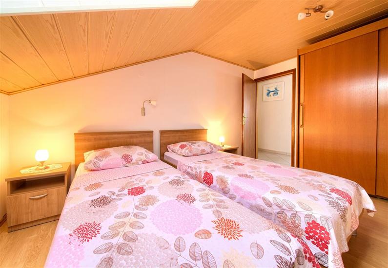 Apartment A1, for 6 persons